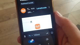 Értesítés a Temutól egy mobiltelefon képernyőjén - képünk illusztráció