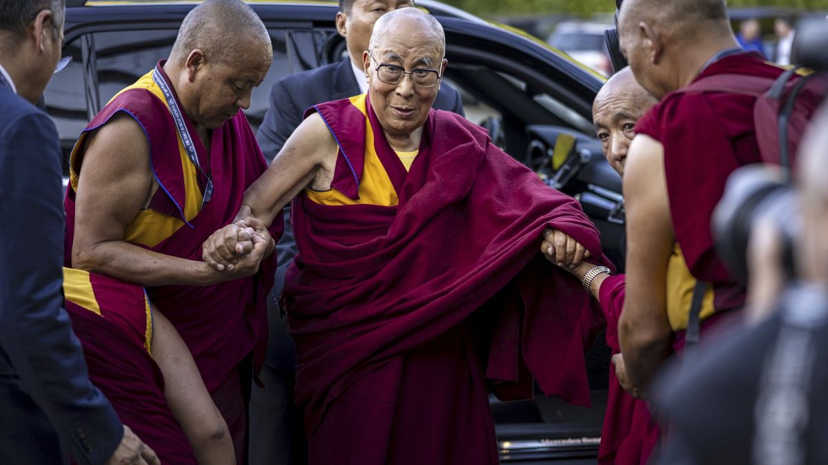 El Dalai Lama llega a Suiza