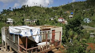 2005 yılında Grenada'da meydana gelen kasırganın verdiği hasar hâlâ onarılamadı.