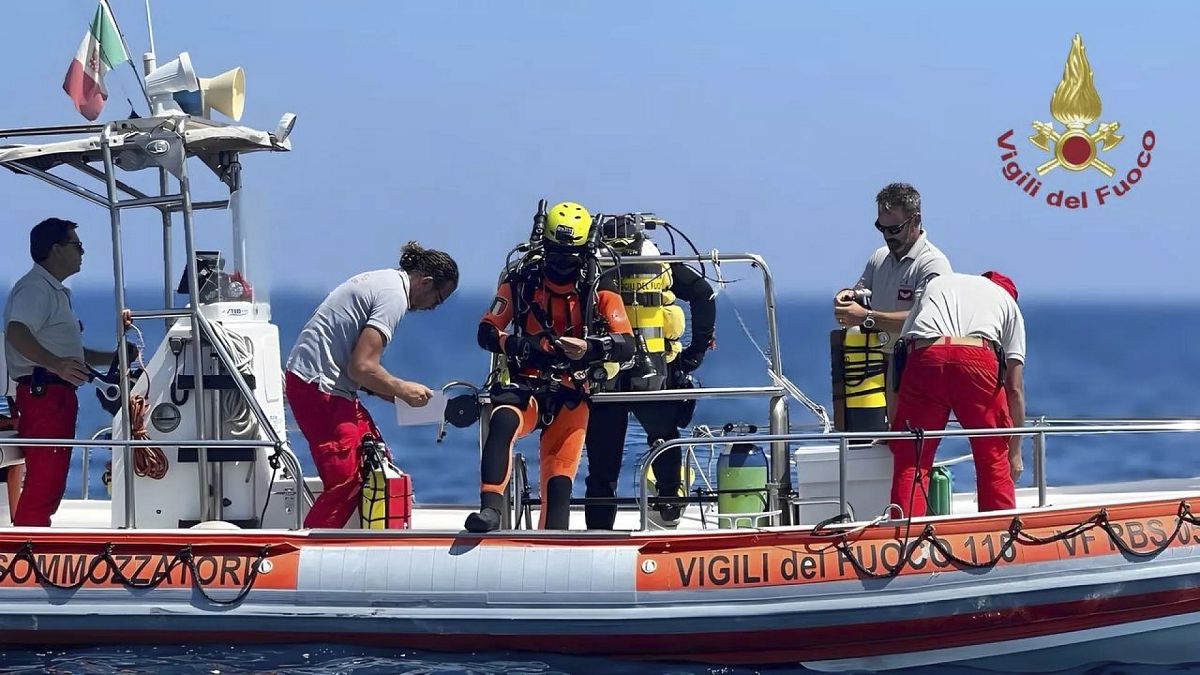 Secours italiens après le naufrage du Bayesian.