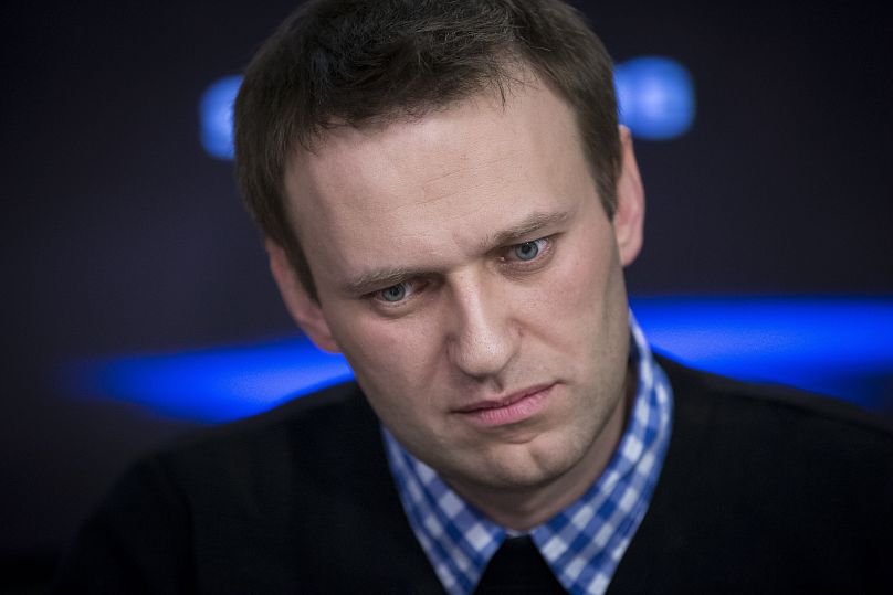 Líder da oposição russa Alexey Navalny durante uma entrevista na estação de rádio Echo Moskvy (Eco de Moscovo) em Moscovo, Rússia, segunda-feira, 8 de abril 2013