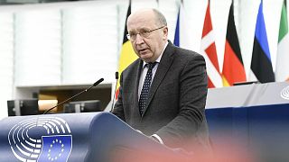 Andrius Kubilius discursa perante o Parlamento Europeu em fevereiro de 2024