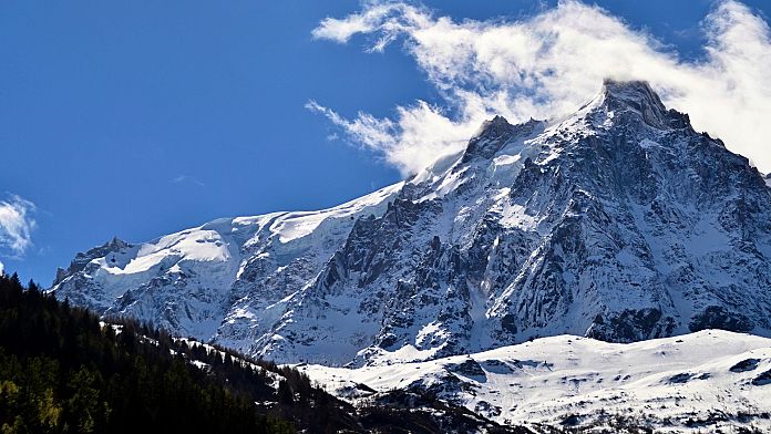 Viaggerai su strada dalla Francia all'Italia quest'inverno? Potrai viaggiare nuovamente attraverso il Traforo del Monte Bianco 1 696x392 cmsv2 63e3d0d4 e14c 5410 bd2c 11119100003f 8682430