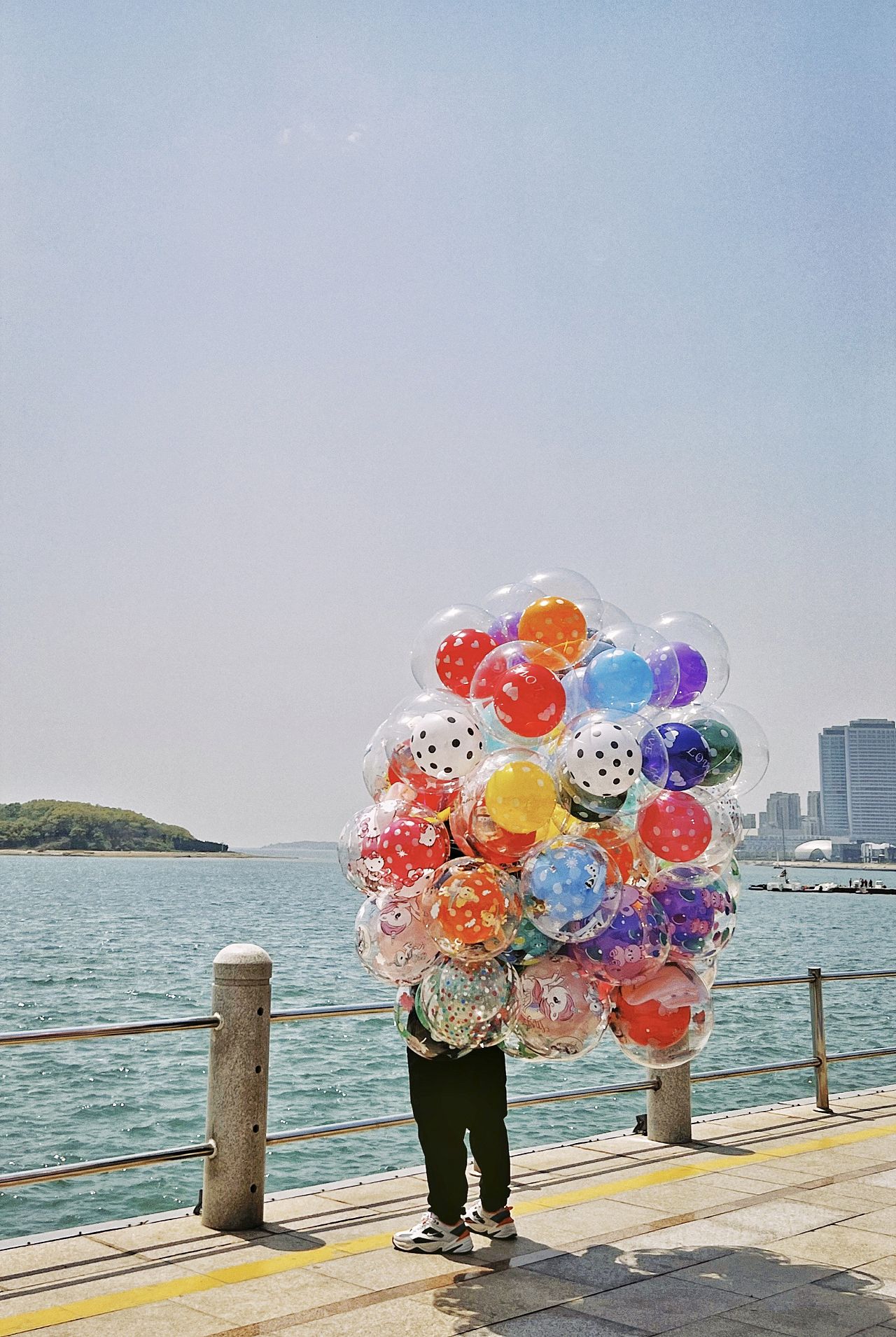 'Balloon Head' by Lingbo-Wang (Lifestyle category, 3rd place) 