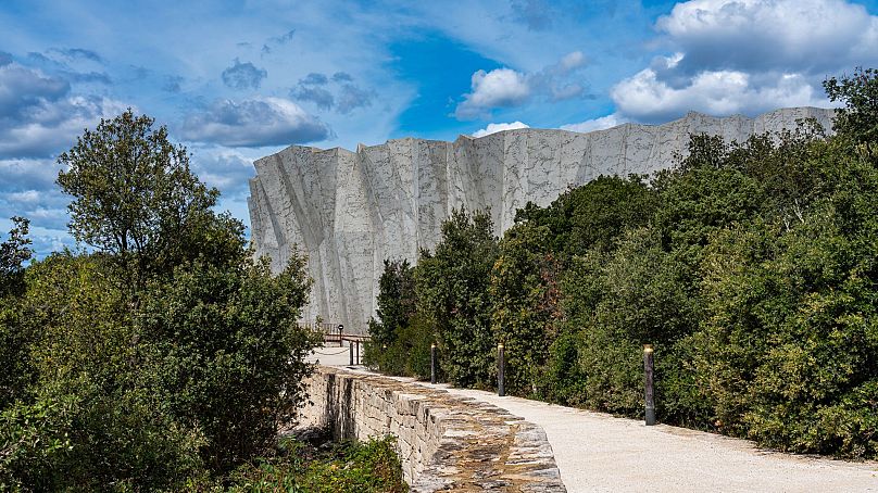 مغارة Grotte Chauvet-Pont d’Arc في أرديش، فرنسا،