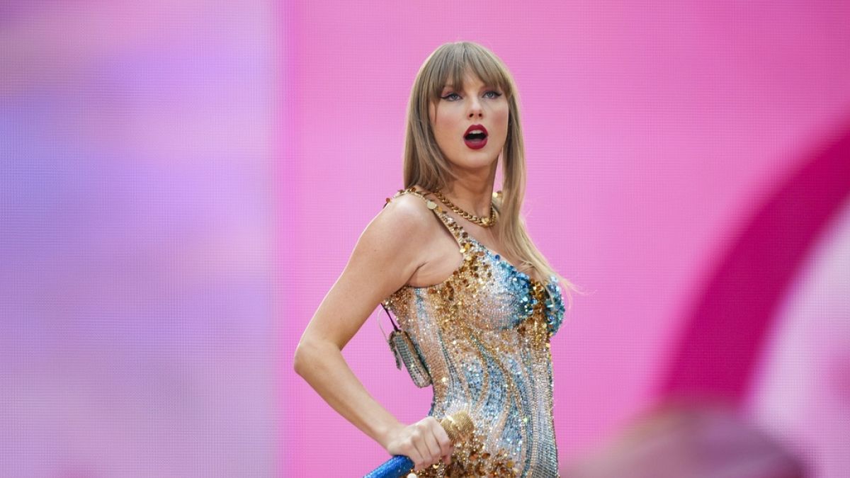 Taylor Swift tritt im Rahmen ihrer Eras Tour am 21. Juni 2024 in London im Wembley Stadion auf. 