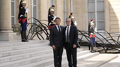 Macron e Starmer em Paris