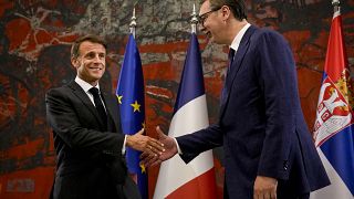 Macron weilt aktuell in Belgrad bei seinem Amtskollegen Vučić.