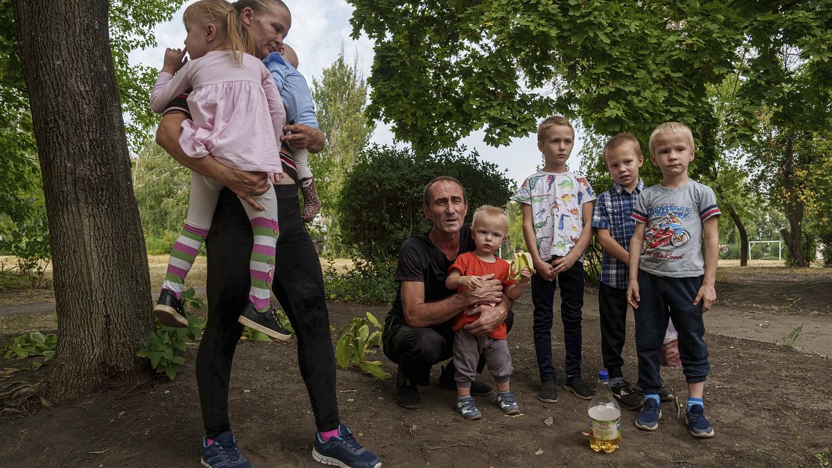 MEnschen flüchten aus Pokrowsk.