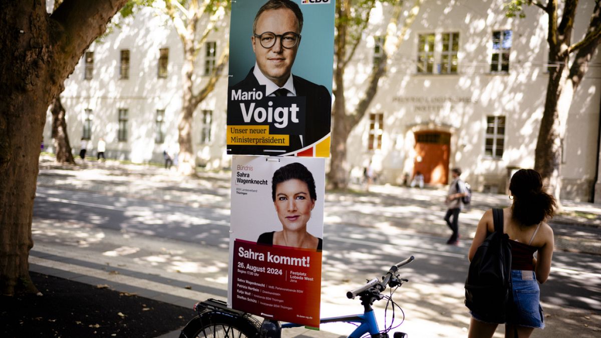 Wahlplakate der CDU mit Spitzenkandidat Mario Voigt und des Bündnisses Sahra Wagenknecht in Jena, 13. August 2024.