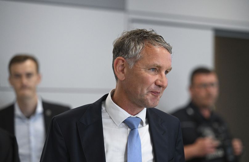 Le président d'Alternative pour l'Allemagne (AfD) en Thuringe, Bjorn Hoecke, entre dans une salle d'audience à Halle, en Allemagne, le mercredi 26 juin 2024.