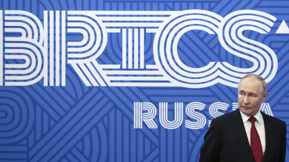 Rusya Devlet Başkanı Vladimir Putin, St. Petersburg'da düzenlenen BRICS 10. Parlamento Forumu'nda, 11 Temmuz 2024.