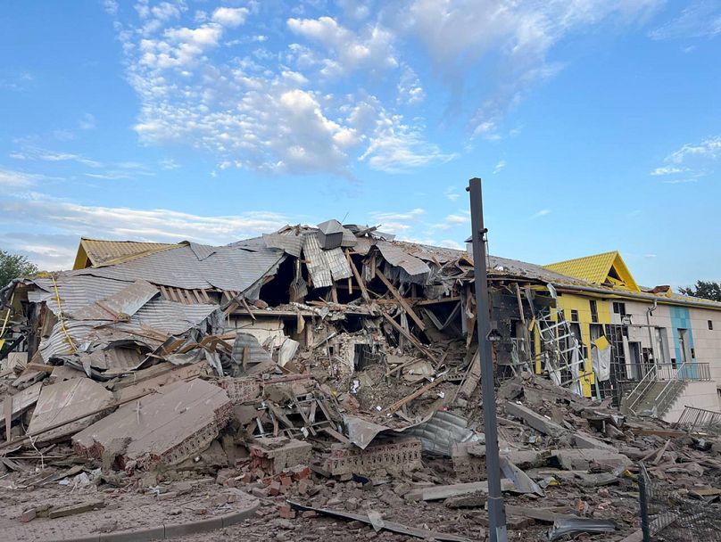 Belgorod Bölge Valisi Vyacheslav Gladkov tarafından yayınlanan fotoğraf, Ukrayna ordusunun düzenlediği füze saldırısının ardından yıkılan anaokulunu gösteriyor, 2 Eylül 2024.