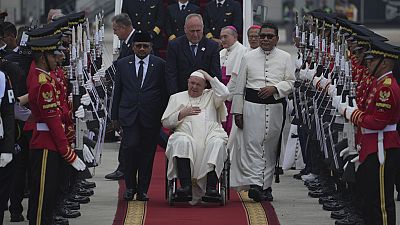 Papst Franziskus während einer offiziellen Begrüßungszeremonie am 3. September am Soekarno-Hatta International Airport am Stadtrand von Jakarta.