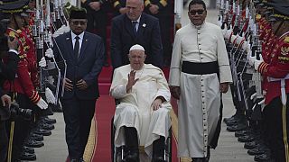 Papa Francesco atterrato in Indonesia