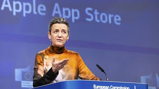 AB Komisyonu Başkan Yardımcısı Margrethe Vestager, Brüksel'deki AB genel merkezinde Apple Music hizmetleri hakkında konuşuyor, 4 Mart 2024.