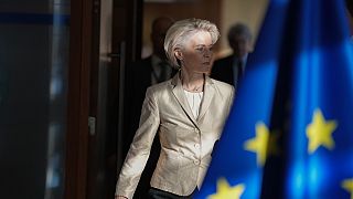 Ursula von der Leyen, az Európai Bizottság elnöke (balra) és Robert Golob szlovén miniszterelnök (jobbra)