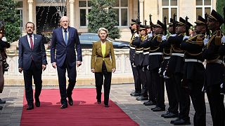 El Presidente de Chipre, Nikos Christodoulides, el Primer Ministro de Líbano, Najib Mikati, y la Presidenta de la Comisión Europea, Ursula von der Leyen.