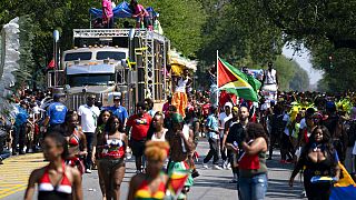 Desfile de carnaval del Día De las Indias Occidentales en Nueva York