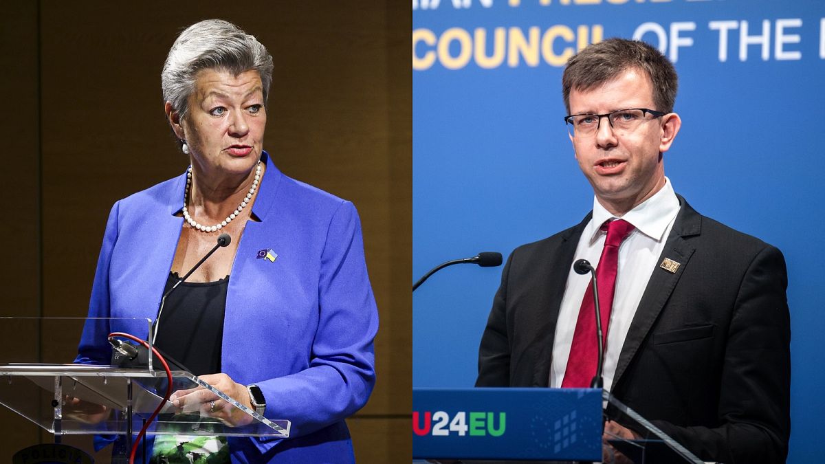 La Comisaria Europea Ylva Johansson (izquierda) y el Ministro húngaro Janos Bóka (derecha).