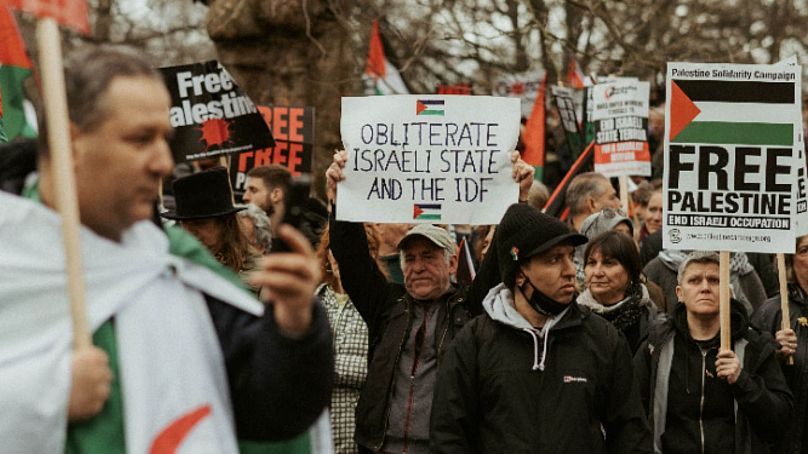 Izrael ellenes tüntetés Londonban