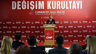 Özgür Özel, CHP'nin Sivas'taki kurultayında konuşuyor, 4 Eylül 2024