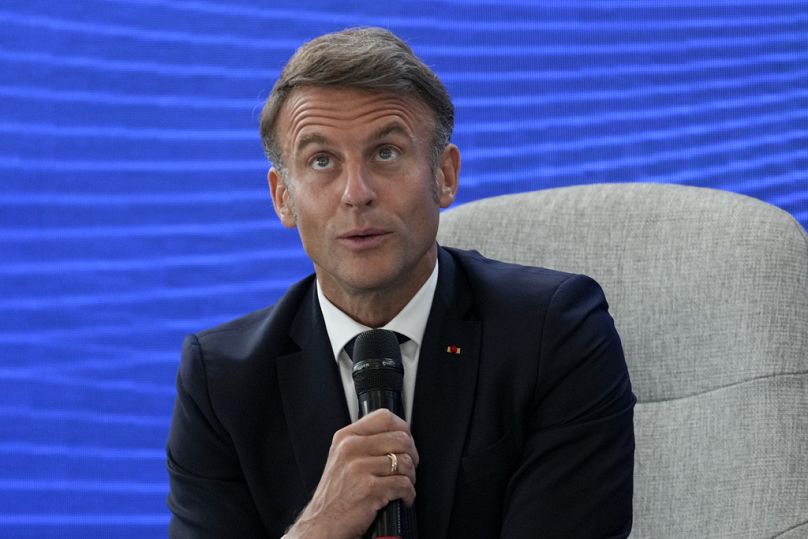 Il presidente francese Emmanuel Macron presso la società InGrid-Schneider Electric Llc, Novi Sad, Serbia, 30 agosto 2024