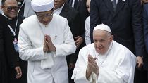 O Papa Francisco, à direita, e o Grande Imã da Mesquita Istiqlal Nasaruddin Umar.