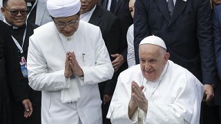 O Papa Francisco, à direita, e o Grande Imã da Mesquita Istiqlal Nasaruddin Umar.