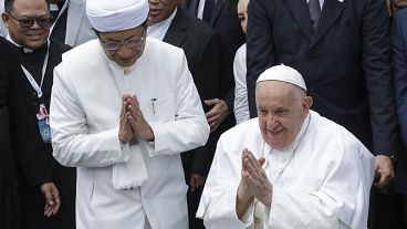 Papst Franziskus (rechts) und der Großimam der Istiqlal-Moschee, Nasaruddin Umar, trafen sich im größten Moschee Südostasiens.