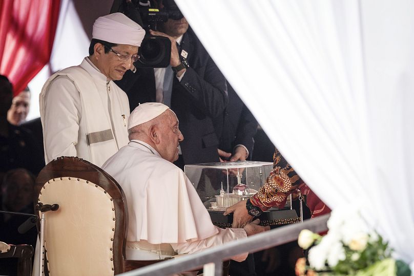 El Papa y el imán en la Mezquita