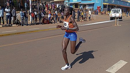 Rebecca Cheptegei, Uganda, Kapchorwa'da düzenlenen Discovery 10km yol yarışında yarışıyor, 20 Ocak 202