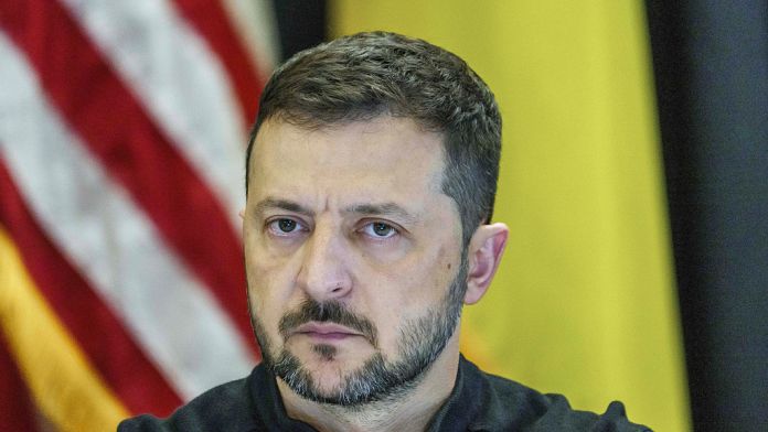 Zelensky in Germania per la riunione per la difesa dell'Ucraina: abbiamo bisogno di armi