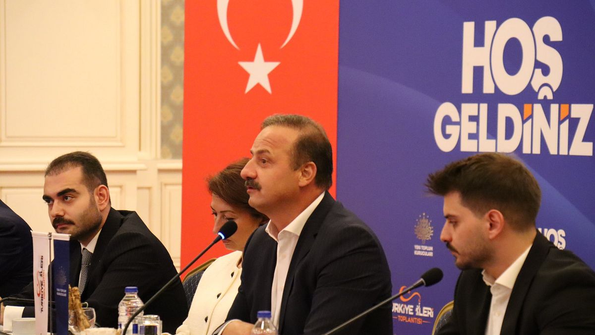 Yavuz Ağıralioğlu, Yeni Toplum Kurucuları Derneği'nin 'Türkiye İleri' toplantısında konuşuyor, 15 Ağustos 2024