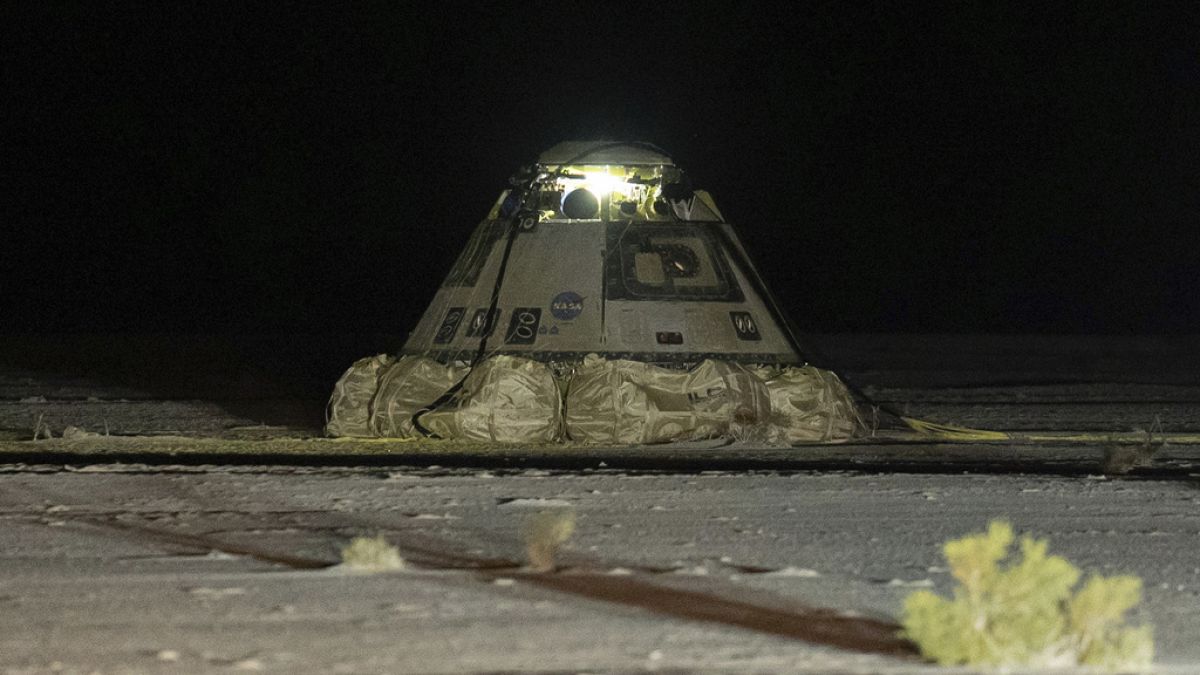 Die unbemannte Boeing Starliner-Kapsel nach der Landung in White Sands, 6. September 2024