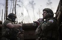 Des militaires ukrainiens de la brigade Azov sur la ligne de front dans la région de Donetsk, le 12 avril 2024