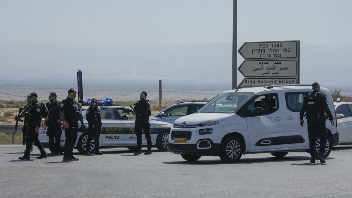 Four killed in shootout at crossing between West Bank and Jordan