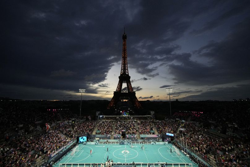 La France et l'Argentine s'affrontent lors du match pour la médaille d'or de football pour aveugles aux Jeux paralympiques de 2024, le samedi 7 septembre 2024, à Paris.