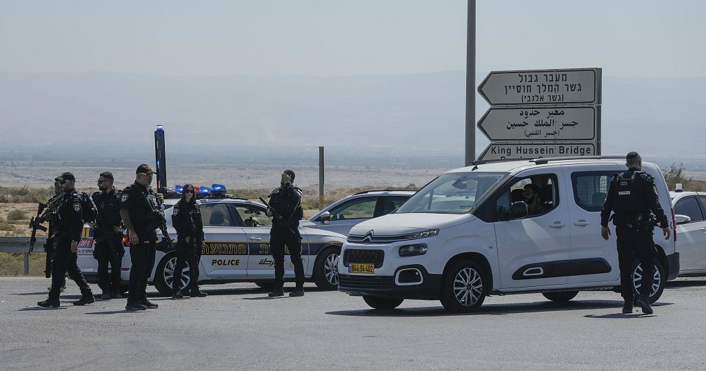 Jordan closes bridge at the border crossing with the West Bank