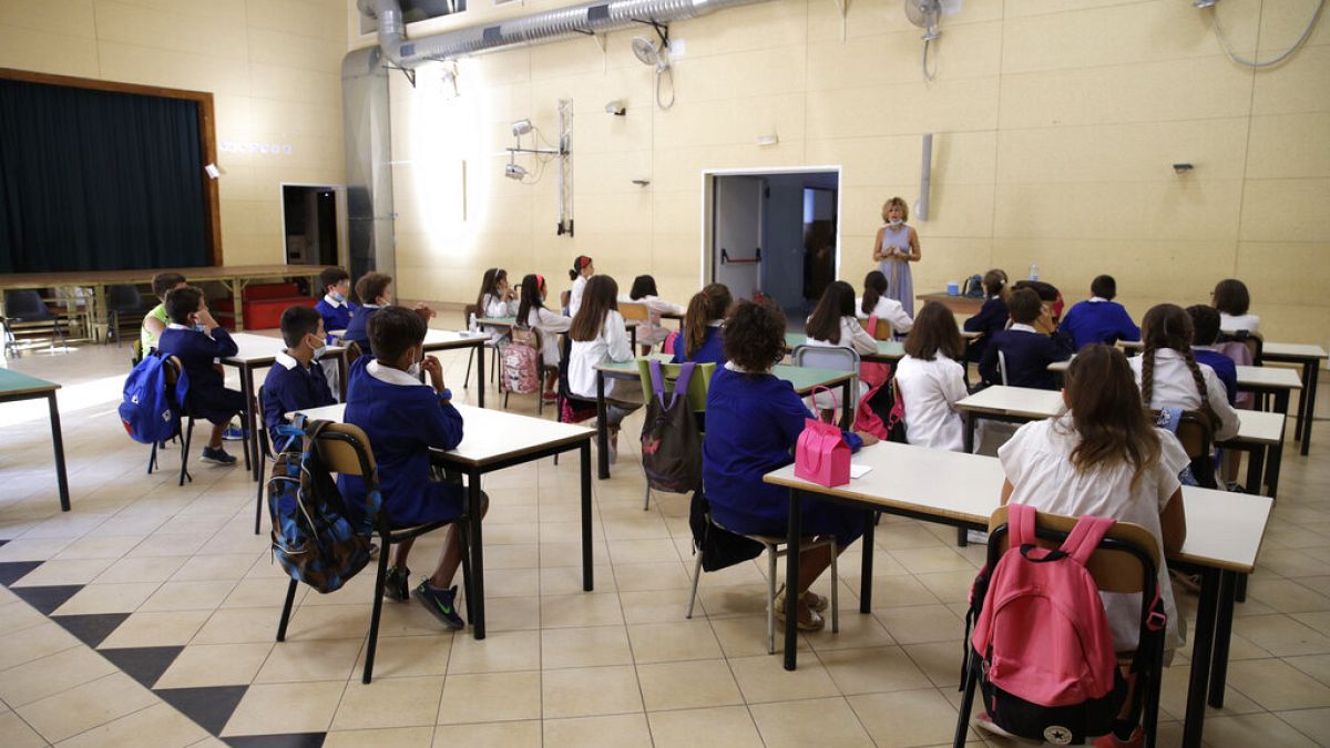 Zu Beginn des Schuljahres fehlen an den portugiesischen Schulen rund 800 Lehrer. 