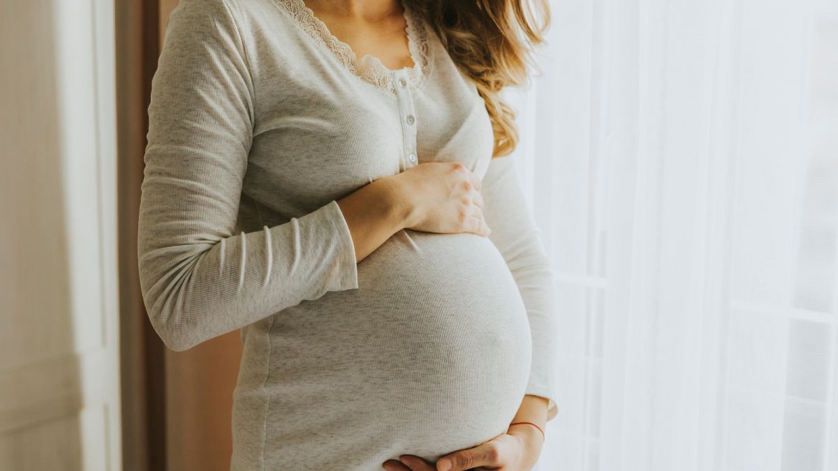 Um novo relatório revela que 13% das mulheres francesas continuam a fumar durante a gravidez.