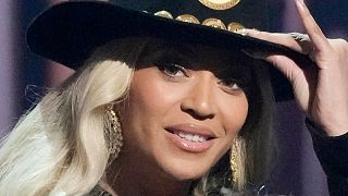 Fans angry at Beyoncé snub for the CMAs