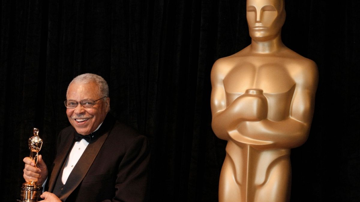 James Earl Jones Oscar-díja átvétele után 