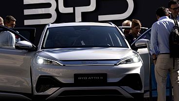 Visitors look at the Chinese made BYD ATTO 3 at the IAA motor show in Munich, Germany. 8 Sept. 2023.