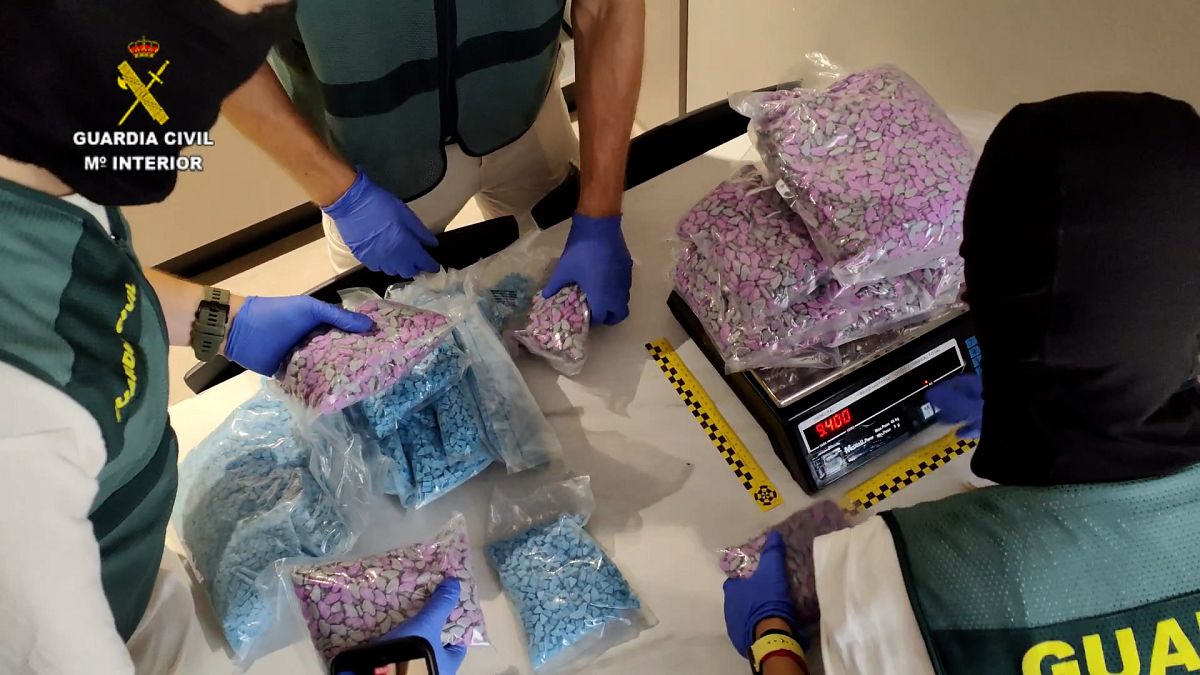 La Guardia Civil incauta más de un millón de pastillas de éxtasis en la Operación Adriático.