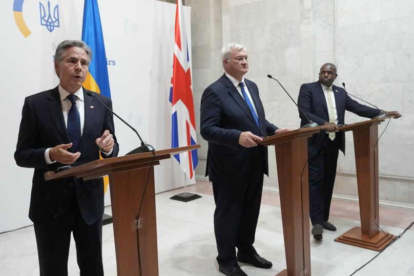 Il segretario di Stato americano Antony Blinken insieme al ministro degli Esteri ucraino Andrii Sybiha e quello britannico David Lammy, Kiev, Ucraina, 11 settembre 2024