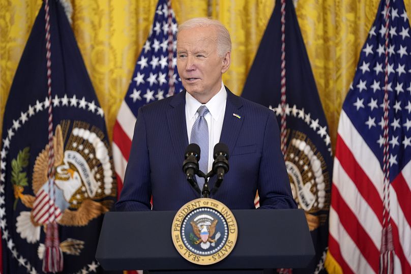 Le président américain Joe Biden parle des sanctions contre la Russie lors d'une réunion avec l'Association nationale des gouverneurs, vendredi 23 février 2024, à Washington