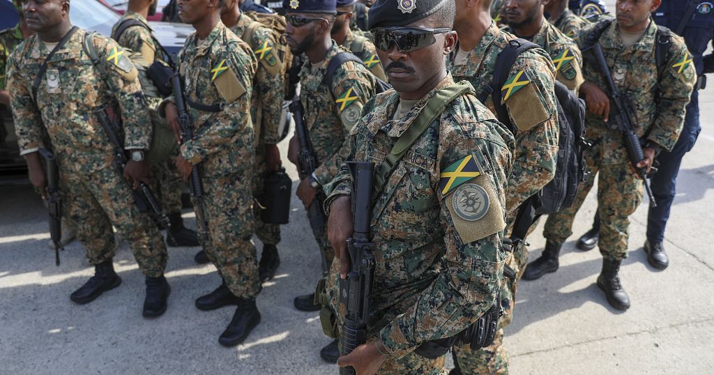 Police officers and soldiers arrive in Haiti, joining Kenya-led mission against violent gangs