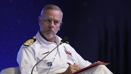 Der Vorsitzende des NATO-Militärausschusses, Admiral Rob Bauer, während der Plenarsitzung des Seouler Verteidigungsdialogs. Seoul, 11. September 2024. 