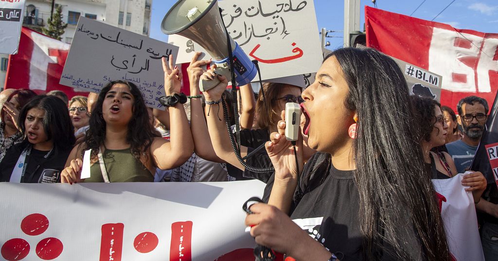 Tunisians continue with protests against president Kais Saied, before October 6th election